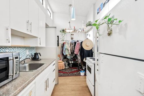 318 - 550 E 6th Avenue, Mount Pleasant VE, Vancouver East - 550-e-6th-avenue-mount-pleasant-ve-vancouver-east-07 thumbnail 318 - 550 E 6th Avenue, Mount Pleasant VE, Vancouver East - 550-e-6th-avenue-mount-pleasant-ve-vancouver-east-07