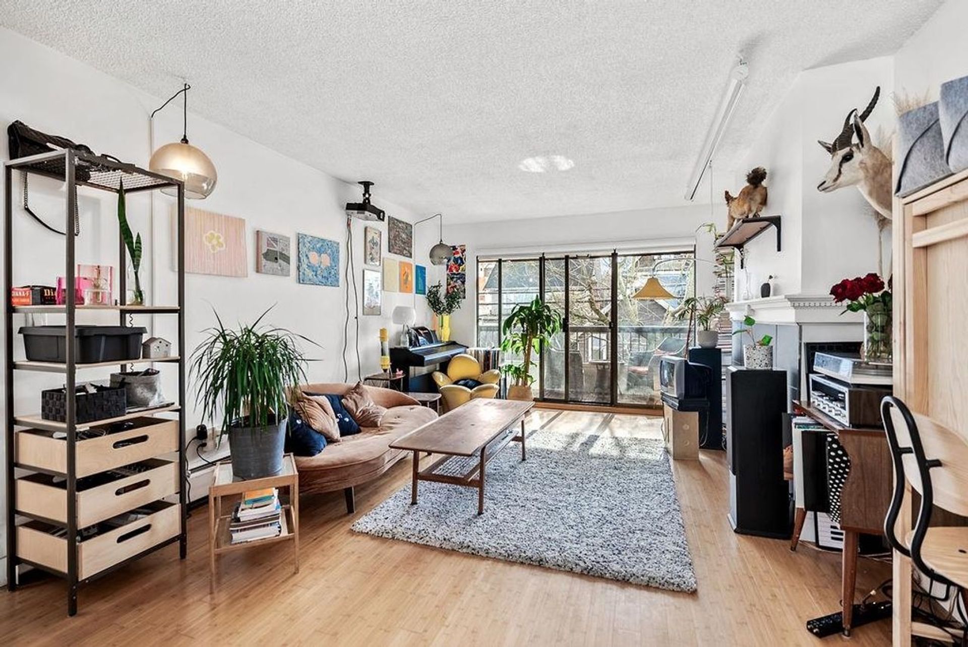 318 - 550 E 6th Avenue, Mount Pleasant VE, Vancouver East - 550-e-6th-avenue-mount-pleasant-ve-vancouver-east-02 318 - 550 E 6th Avenue, Mount Pleasant VE, Vancouver East - 550-e-6th-avenue-mount-pleasant-ve-vancouver-east-02