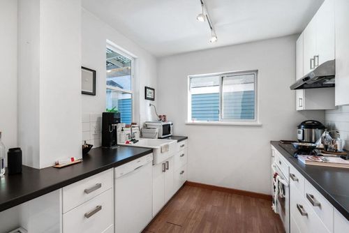 4017 W 32nd Avenue, Dunbar, Vancouver West - 4017-w-32nd-avenue-dunbar-vancouver-west-10 thumbnail 4017 W 32nd Avenue, Dunbar, Vancouver West - 4017-w-32nd-avenue-dunbar-vancouver-west-10