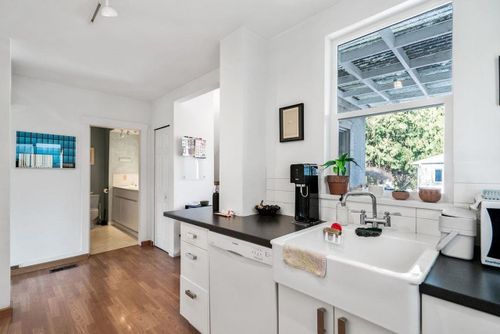 4017 W 32nd Avenue, Dunbar, Vancouver West - 4017-w-32nd-avenue-dunbar-vancouver-west-12 thumbnail 4017 W 32nd Avenue, Dunbar, Vancouver West - 4017-w-32nd-avenue-dunbar-vancouver-west-12