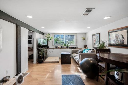 4017 W 32nd Avenue, Dunbar, Vancouver West - 4017-w-32nd-avenue-dunbar-vancouver-west-28 thumbnail 4017 W 32nd Avenue, Dunbar, Vancouver West - 4017-w-32nd-avenue-dunbar-vancouver-west-28