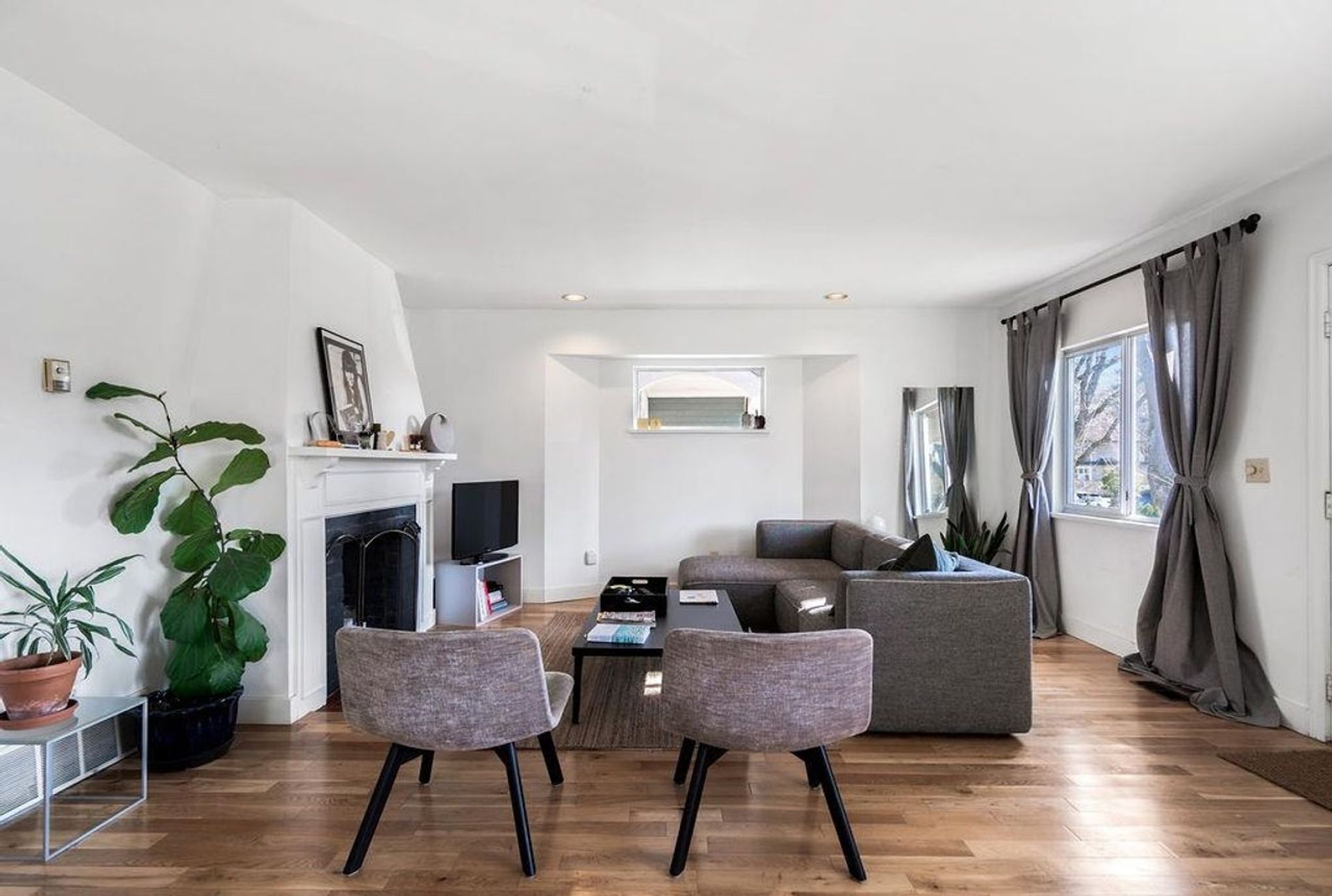 4017 W 32nd Avenue, Dunbar, Vancouver West - 4017-w-32nd-avenue-dunbar-vancouver-west-02 4017 W 32nd Avenue, Dunbar, Vancouver West - 4017-w-32nd-avenue-dunbar-vancouver-west-02