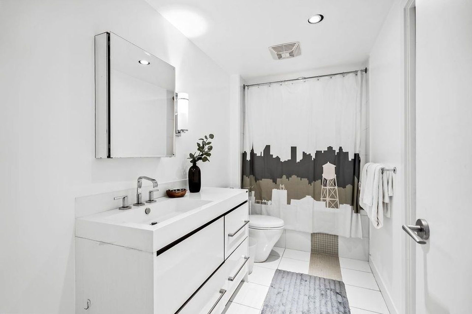 701 - 718 Main Street, Strathcona, Vancouver East - 718-main-street-strathcona-vancouver-east-10 701 - 718 Main Street, Strathcona, Vancouver East - 718-main-street-strathcona-vancouver-east-10