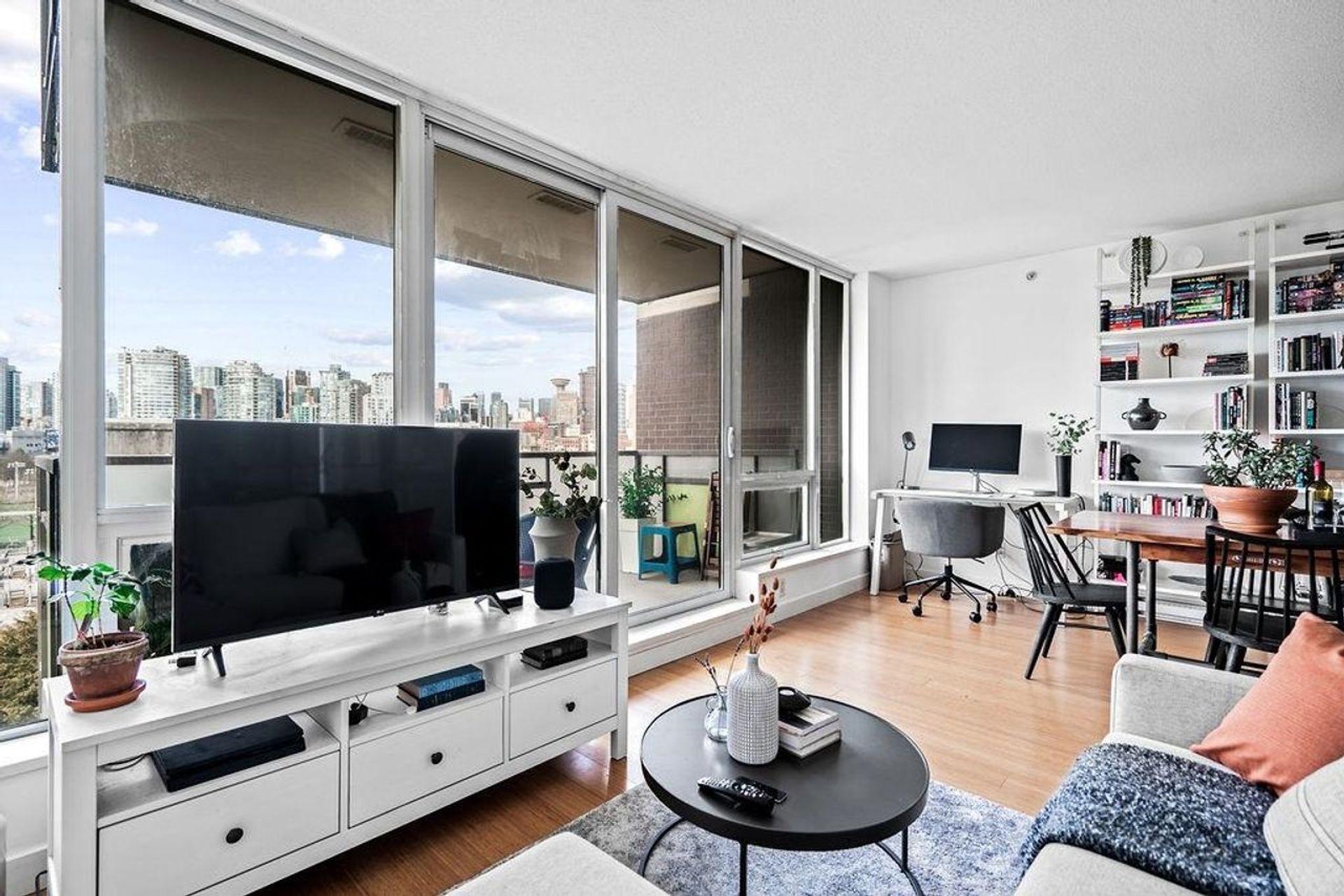 701 - 718 Main Street, Strathcona, Vancouver East - 718-main-street-strathcona-vancouver-east-14 701 - 718 Main Street, Strathcona, Vancouver East - 718-main-street-strathcona-vancouver-east-14