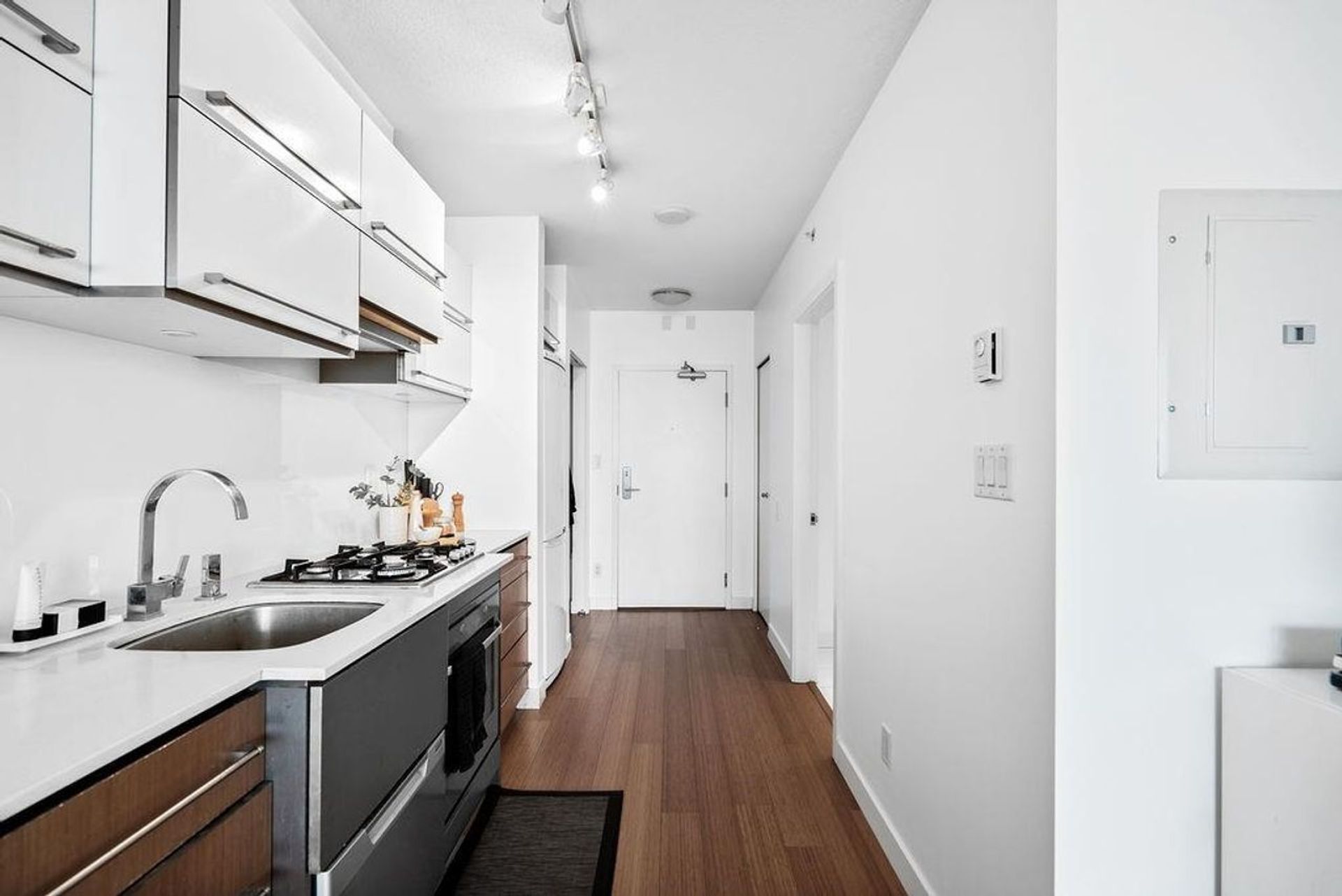 701 - 718 Main Street, Strathcona, Vancouver East - 718-main-street-strathcona-vancouver-east-21 701 - 718 Main Street, Strathcona, Vancouver East - 718-main-street-strathcona-vancouver-east-21