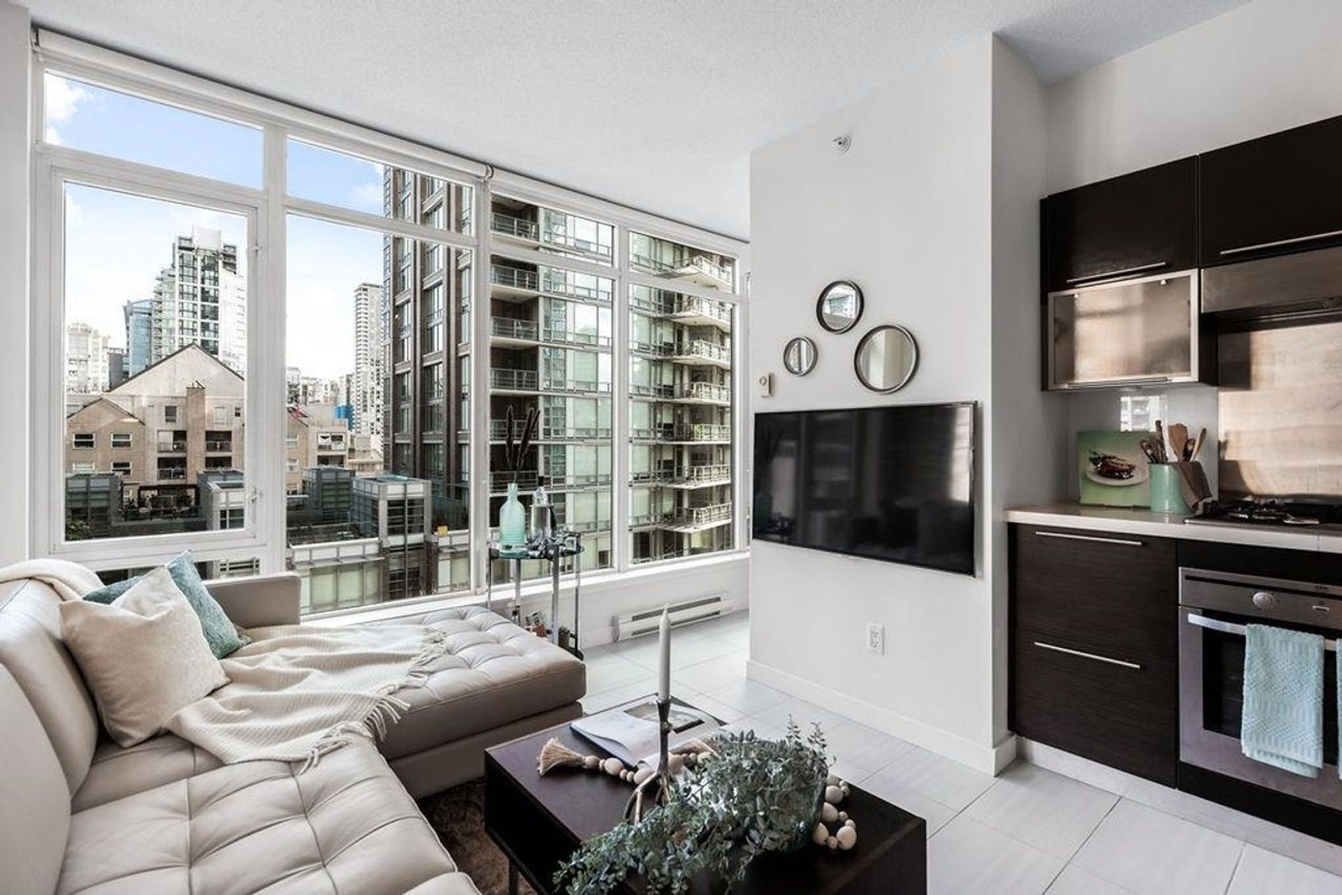 602 - 1252 Hornby Street, Downtown VW, Vancouver West - 1252-hornby-street-downtown-vw-vancouver-west-03 602 - 1252 Hornby Street, Downtown VW, Vancouver West - 1252-hornby-street-downtown-vw-vancouver-west-03