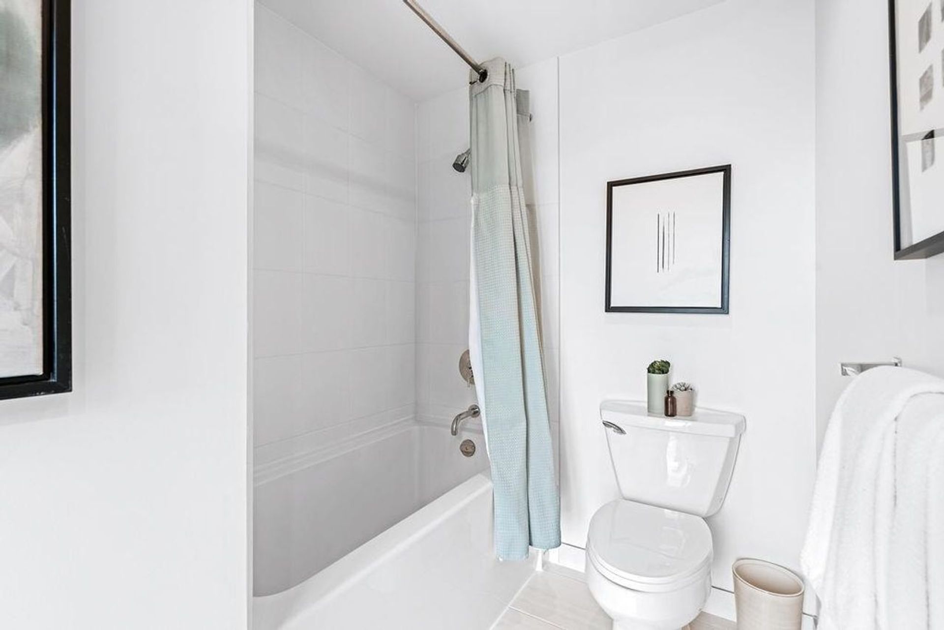 602 - 1252 Hornby Street, Downtown VW, Vancouver West - 1252-hornby-street-downtown-vw-vancouver-west-20 602 - 1252 Hornby Street, Downtown VW, Vancouver West - 1252-hornby-street-downtown-vw-vancouver-west-20