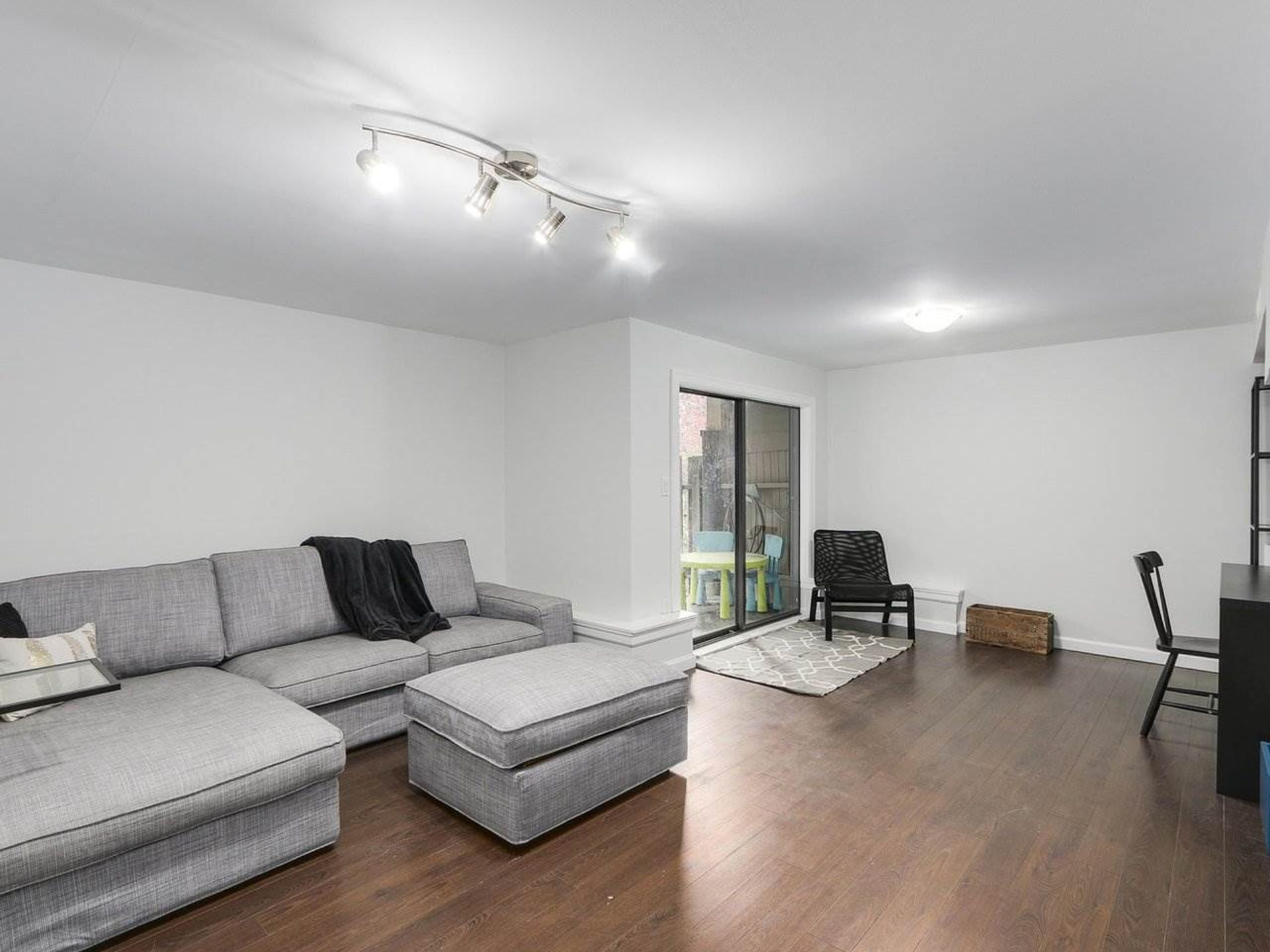 218 Cardiff Way, College Park PM, Port Moody - ff50046e1f8db95df0d2cbea5daf4bca988e17bb