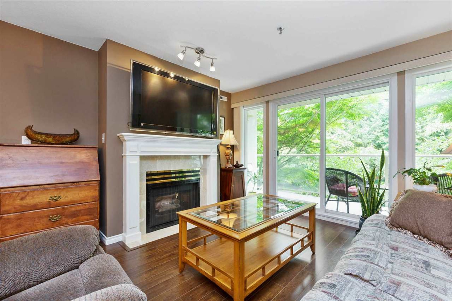 210 - 1148 Westwood Street, North Coquitlam, Coquitlam - 4e5a40e1bbd58a9f8a0b63982a42a9e37e4d773b