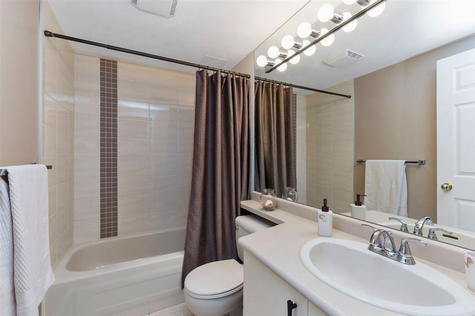 210 - 1148 Westwood Street, North Coquitlam, Coquitlam - 71e52dcfc12d0257568398311cba447e6bd21d6f