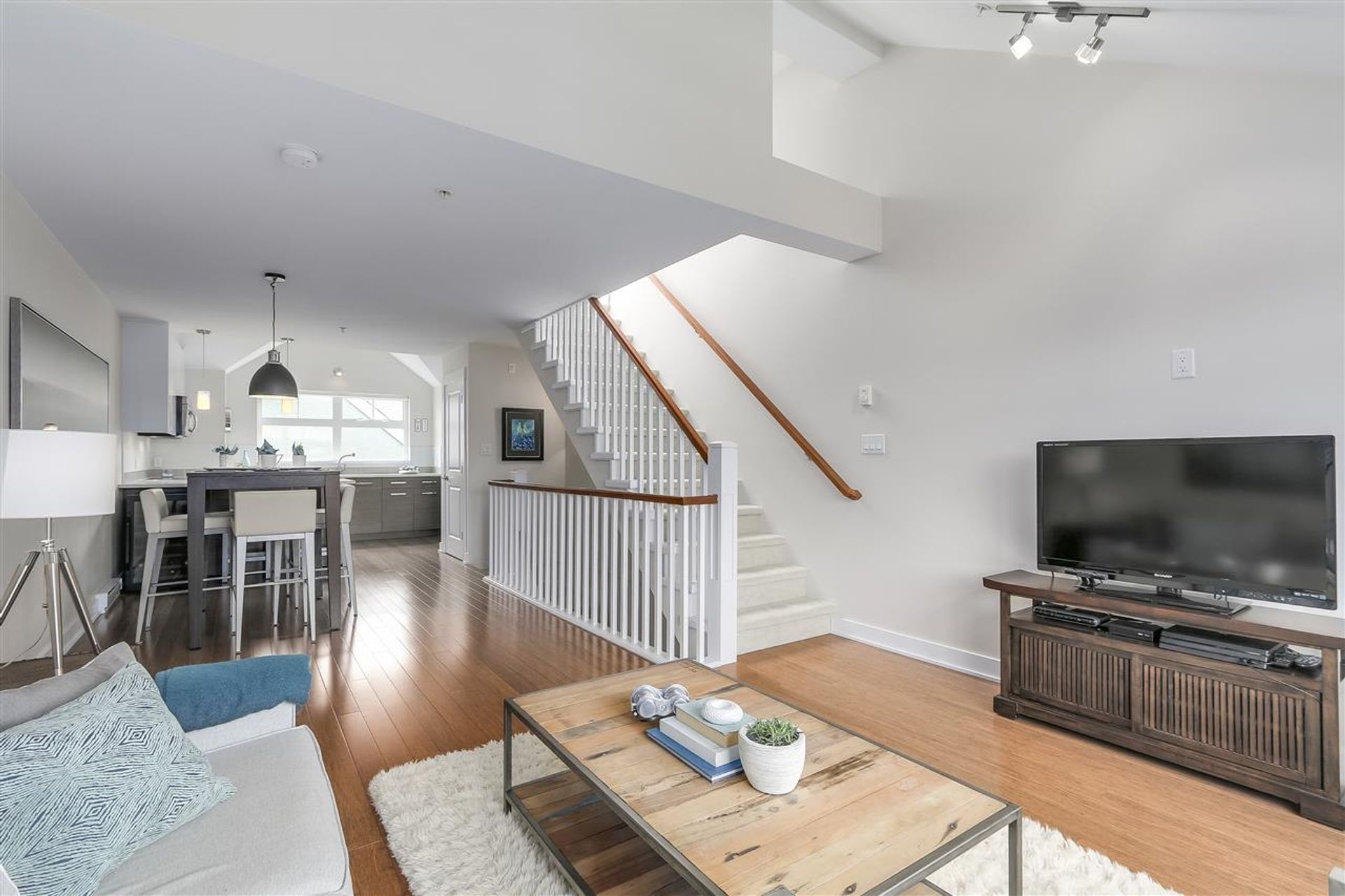 3082 Laurel Street, Fraser VE, Vancouver East - 4f954cf4fe4db4c05556c096df163148fead1b4b