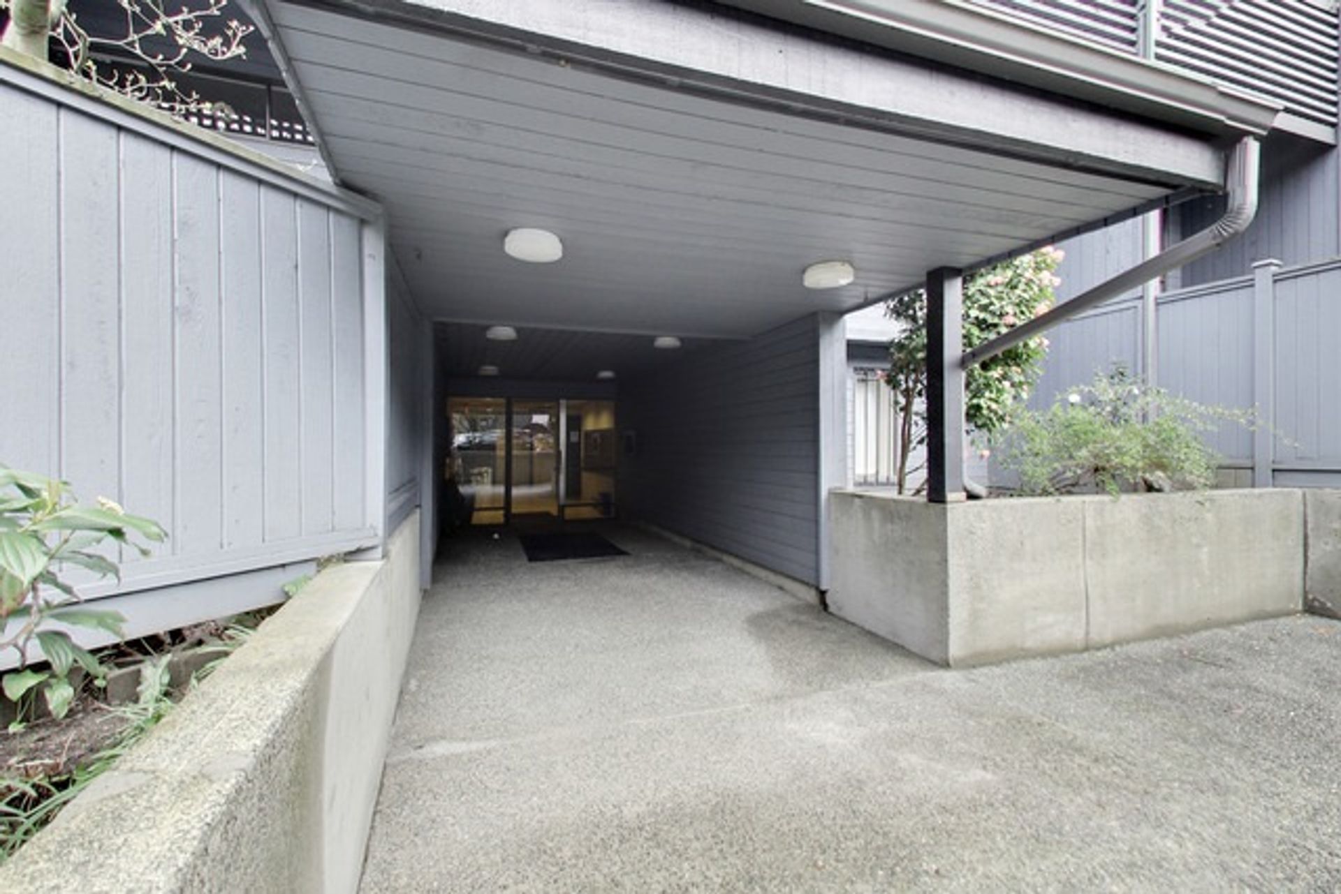211 - 2173 W 6th Avenue, Kitsilano, Vancouver West - 15285bc28cb2a1638d718dde869d6d155af0ced9