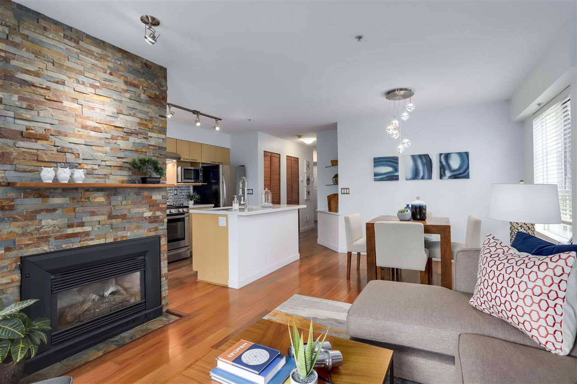 205 - 658 W 7th Avenue, Fairview VW, Vancouver West - 40d815b9e49addfc5b373855fadc97b288766cac