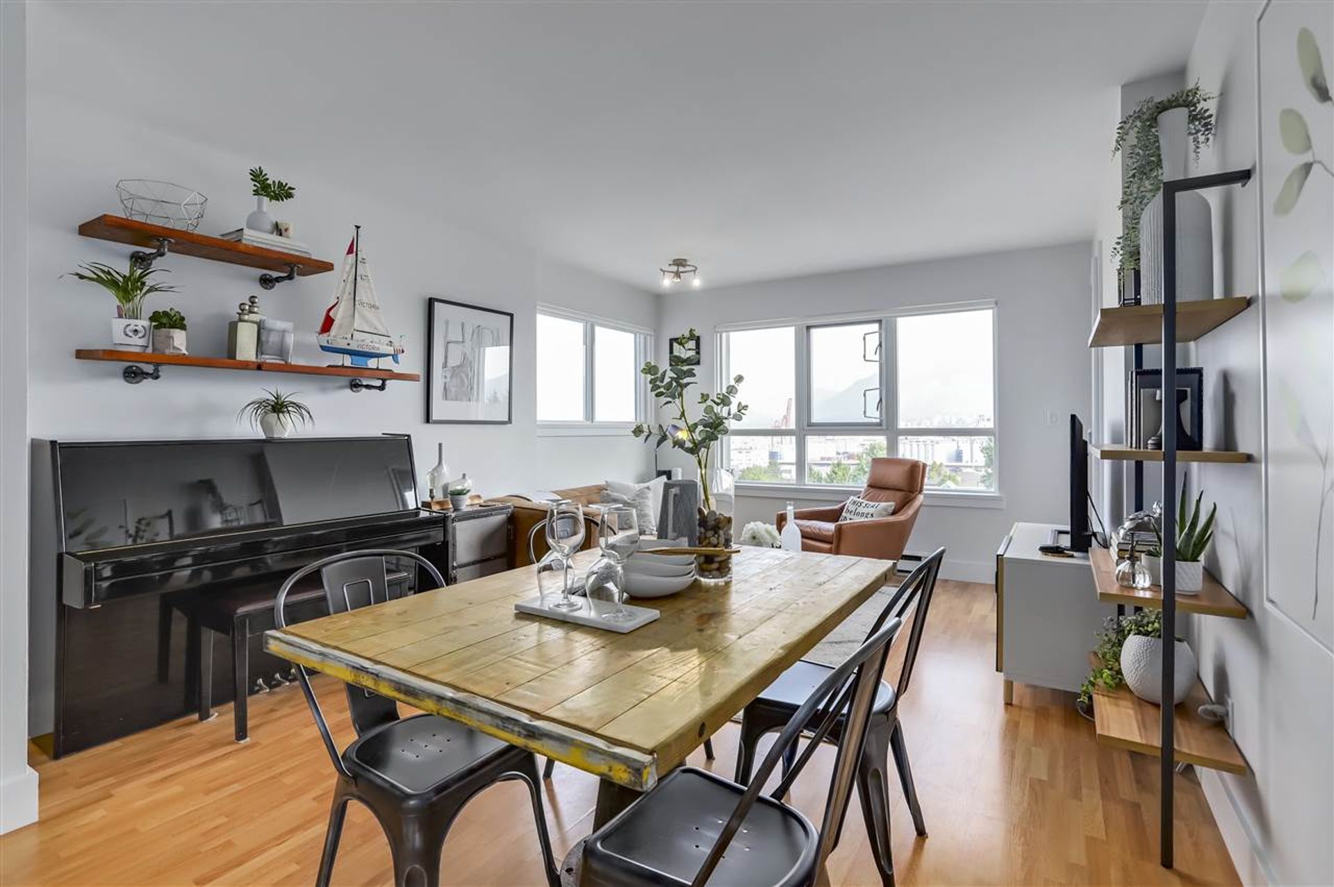 601 - 1833 Frances Street, Hastings, Vancouver East - 1497ea30a51654cbea255a9ec1e4c84eace56cc0