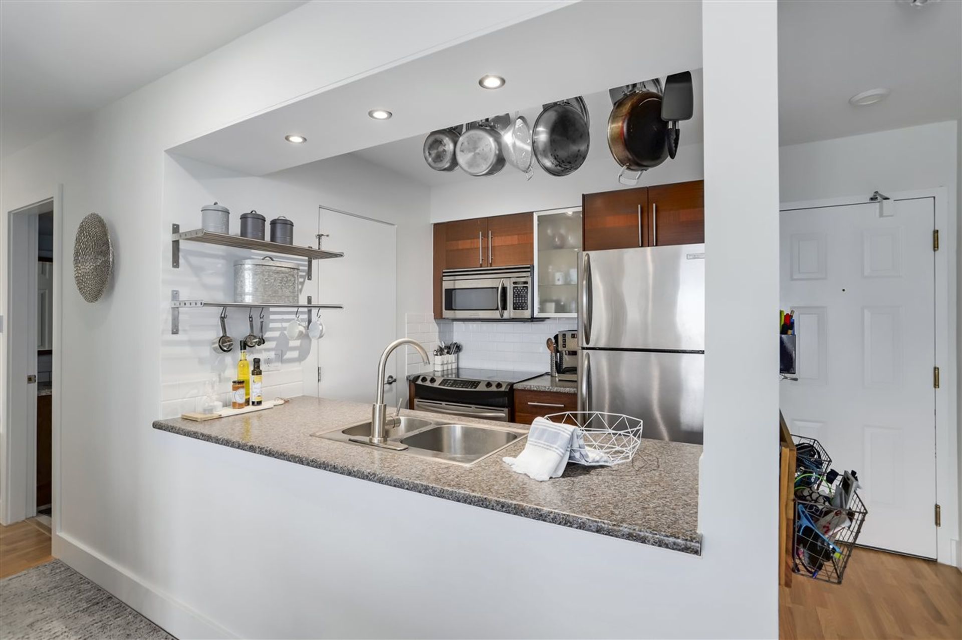 601 - 1833 Frances Street, Hastings, Vancouver East - acf6c768de56e586987bd966b7a92c8f0b53f679 601 - 1833 Frances Street, Hastings, Vancouver East - acf6c768de56e586987bd966b7a92c8f0b53f679