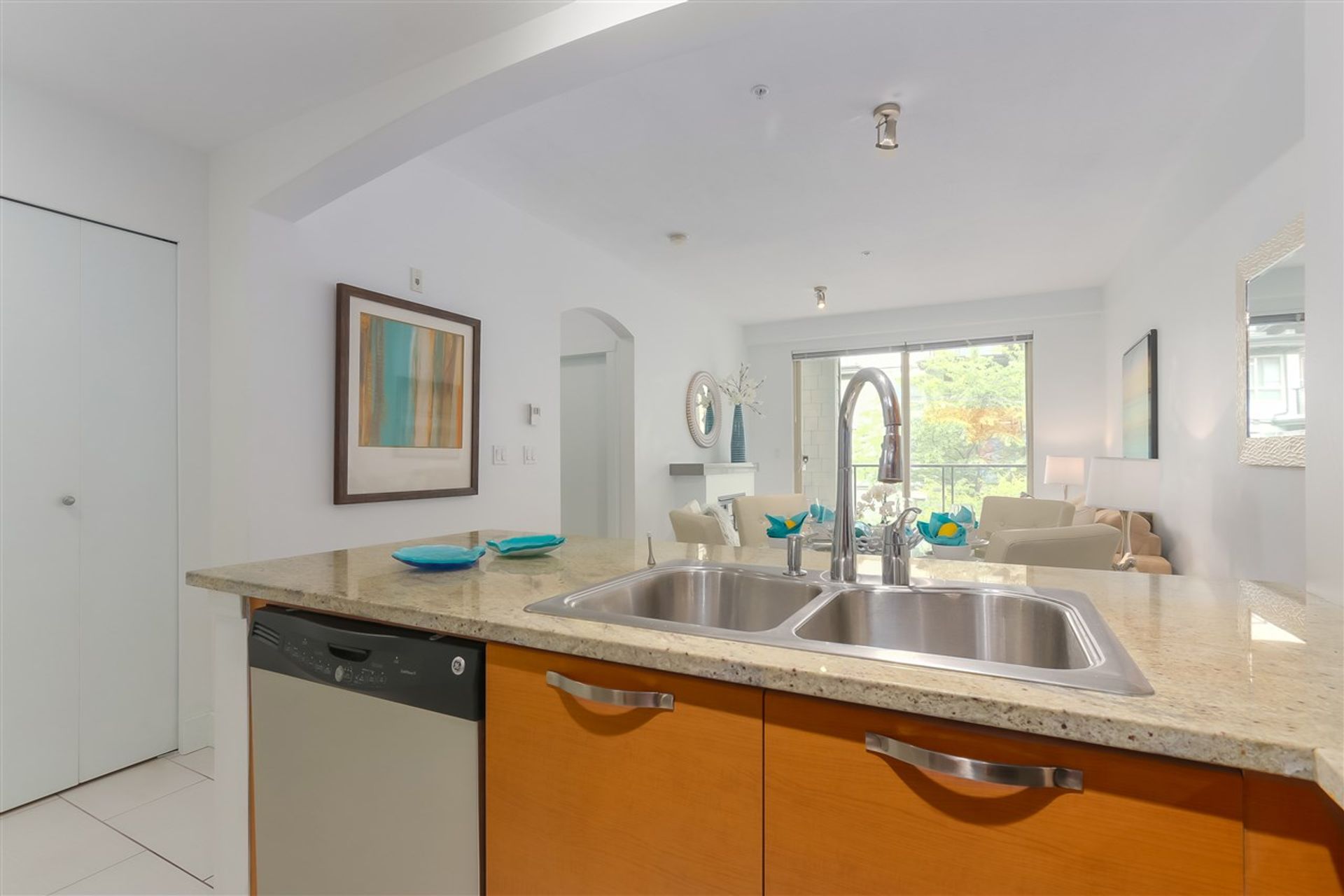 409 - 7488 Byrnepark Walk, South Slope, Burnaby South - 0522fd35f8085b3153b80c63500773931b9b4ac2