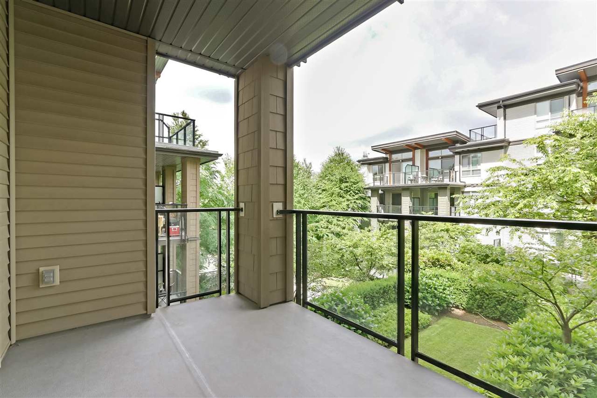 409 - 7488 Byrnepark Walk, South Slope, Burnaby South - 7b587f76d87985e8821a4e69fd04e741ca9386bc