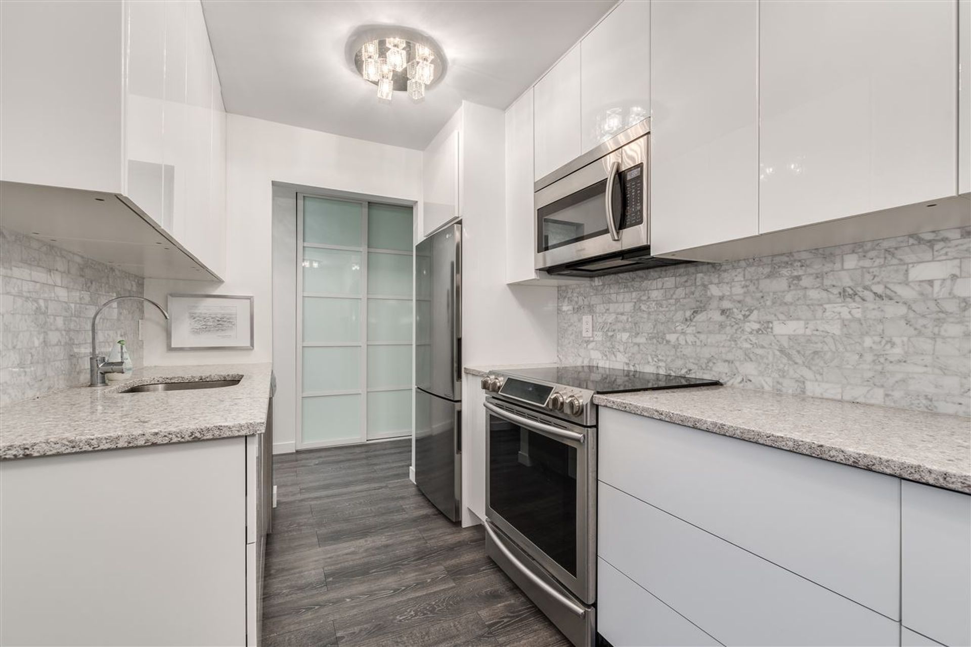 208 - 1585 E 4th Avenue, Grandview Woodland, Vancouver East - 016ed2a243096bb73bb46b749e0babca5467a176