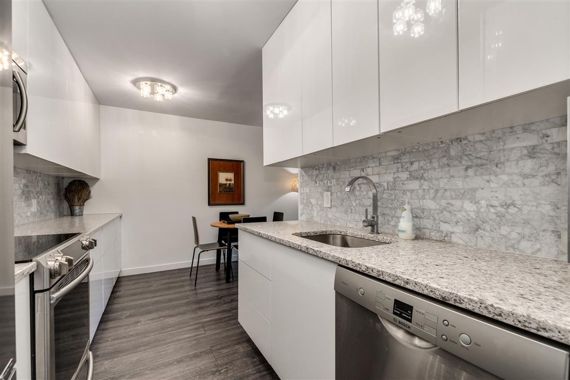 208 - 1585 E 4th Avenue, Grandview Woodland, Vancouver East - e140b42b9f4c5a7ebcc5731c0f5224aa185f5f5a