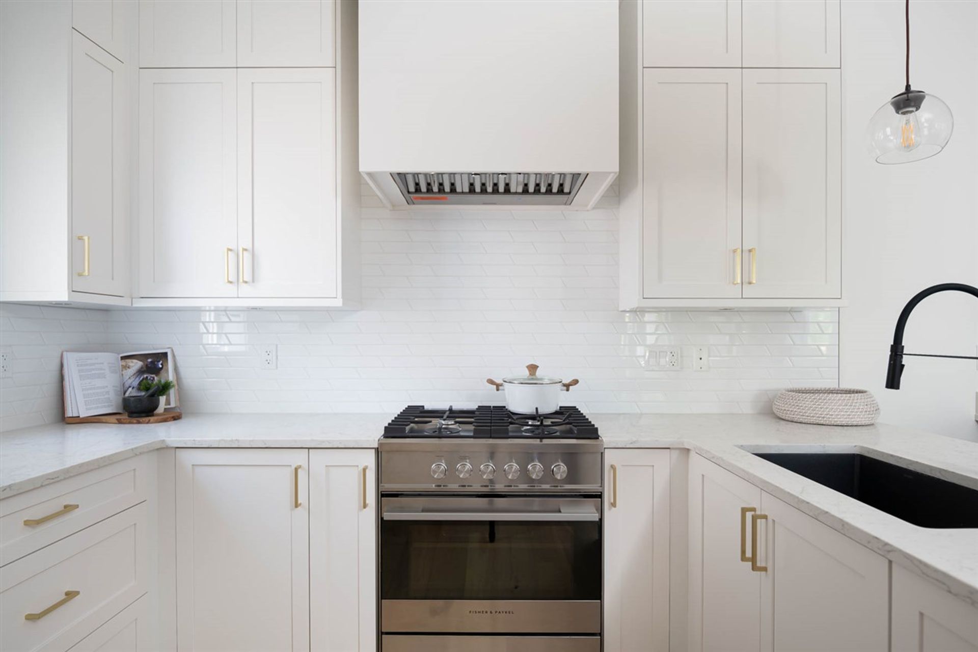 2224 E 10th Avenue, Grandview Woodland, Vancouver East - 806b424f1eb7283380363382579a210b098f05ab