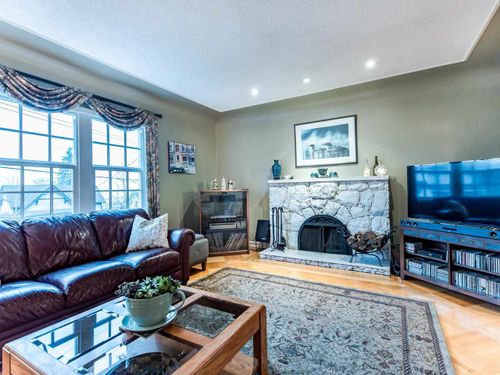 313 Archer Street, The Heights NW, New Westminster - de90e42aa7be4256c4115e0bea41eb8b7879bf31