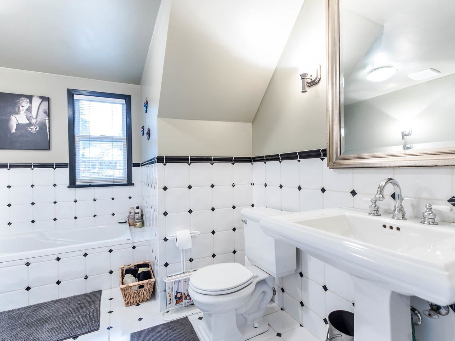 313 Archer Street, The Heights NW, New Westminster - 3f26599dd02988cabbc5a57255c05dcd38a01223