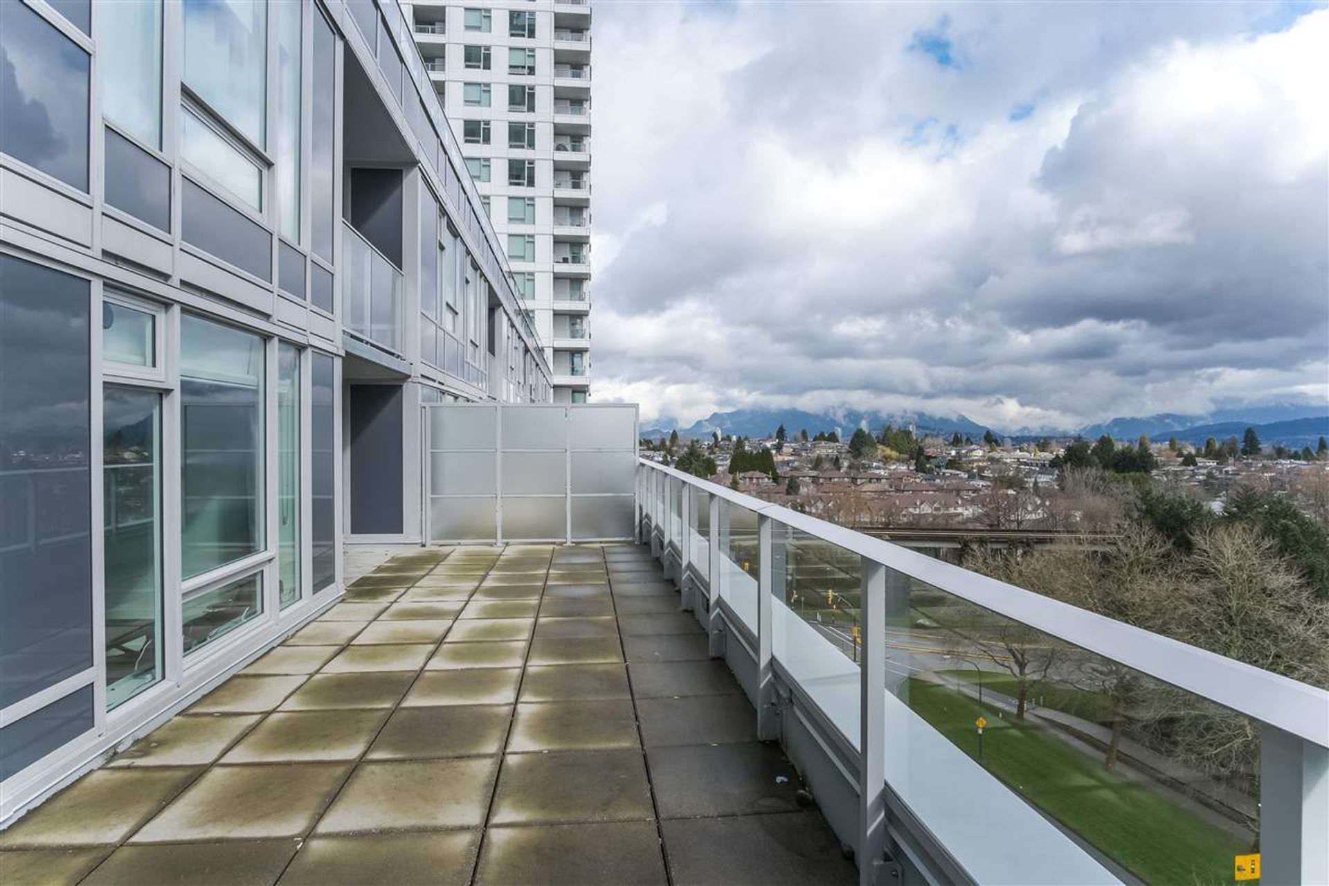 1011 - 5665 Boundary Road, Collingwood VE, Vancouver East - 5750f66b073933e9009011882c5796857f086273