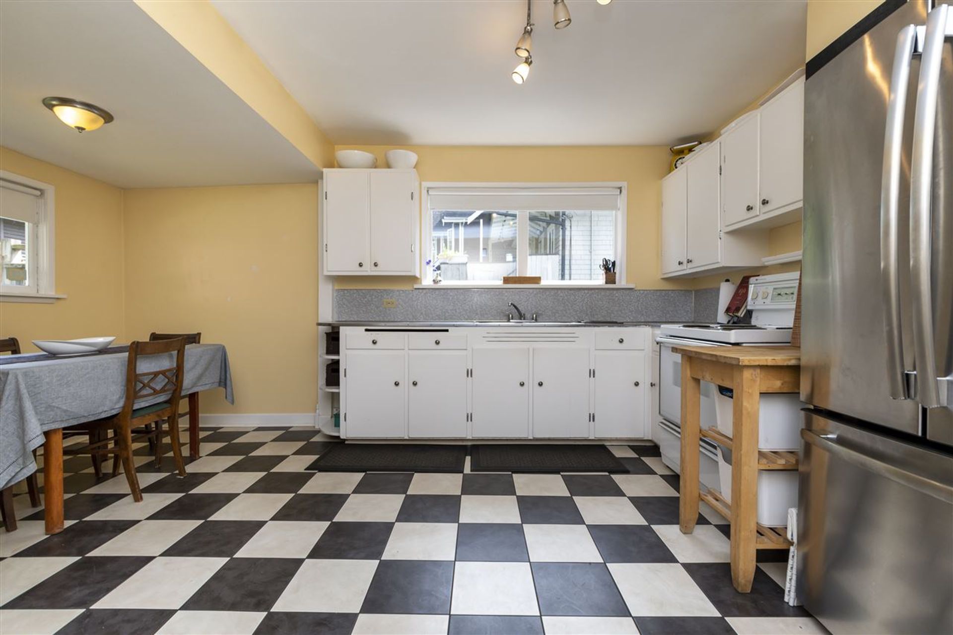 2224 Victoria Drive, Grandview Woodland, Vancouver East - 4ff6abc4c9b48a13486e94467f37958d6b0cbded