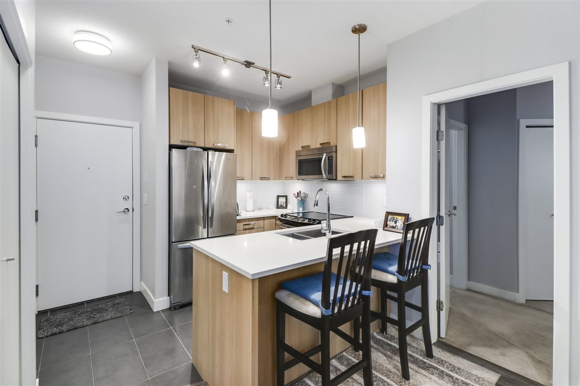 207 - 15388 105 Avenue, Guildford, North Surrey - 530180486ad27ba0eac6cf2333da71e4fd8cfd70