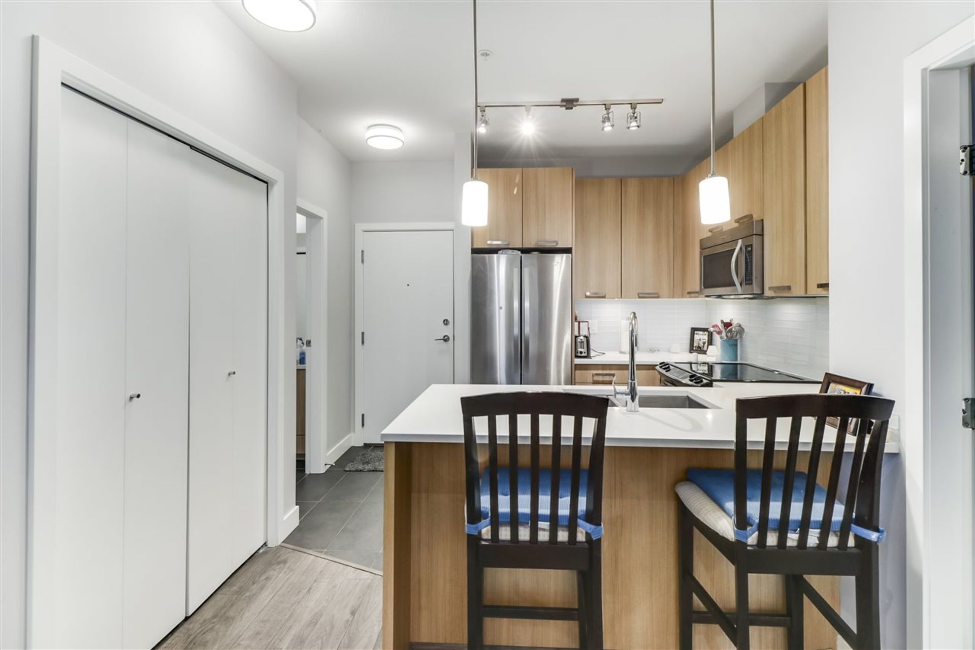 207 - 15388 105 Avenue, Guildford, North Surrey - 5af01efa86c143f9f398b4ec6297d3dab35d5bf9