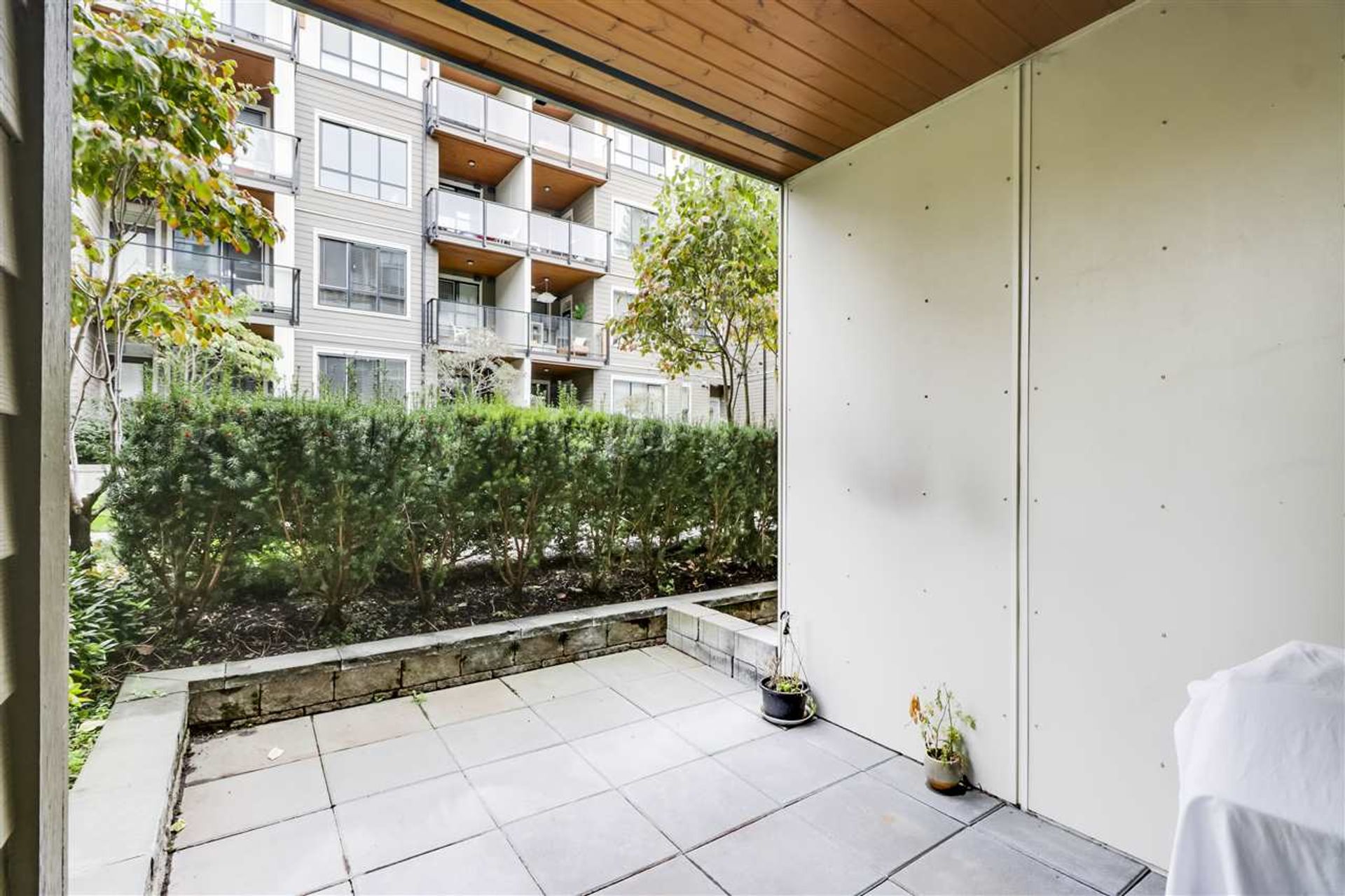 207 - 15388 105 Avenue, Guildford, North Surrey - b11523f4bb738c25d9133265af0451c8fa8a3cec