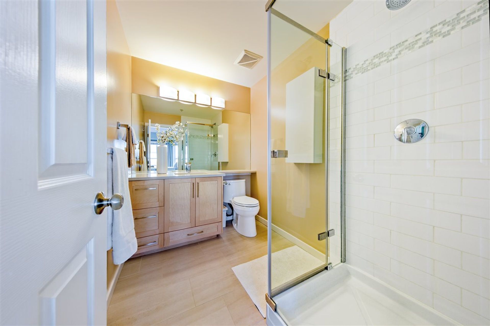 401 - 202 Mowat Street, Uptown NW, New Westminster - 6d0a004a65653a860e94b37e5c5275b29d2a68b9
