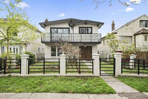 2472 Turner Street, Hastings Sunrise, Vancouver East - https___katemacphailavenuehqcom_wp-content_uploads_sites_1565_2021_05_262593208-800x533
