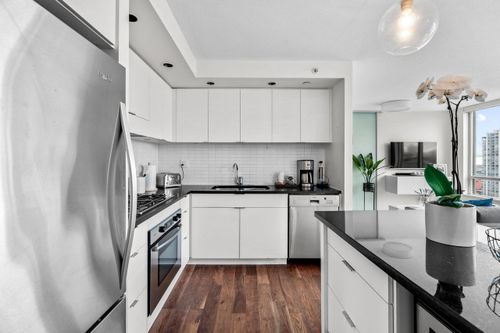 1704 - 1055 Homer Street, Yaletown, Vancouver West - 1055-homer-street-yaletown-vancouver-west-08 thumbnail 1704 - 1055 Homer Street, Yaletown, Vancouver West - 1055-homer-street-yaletown-vancouver-west-08