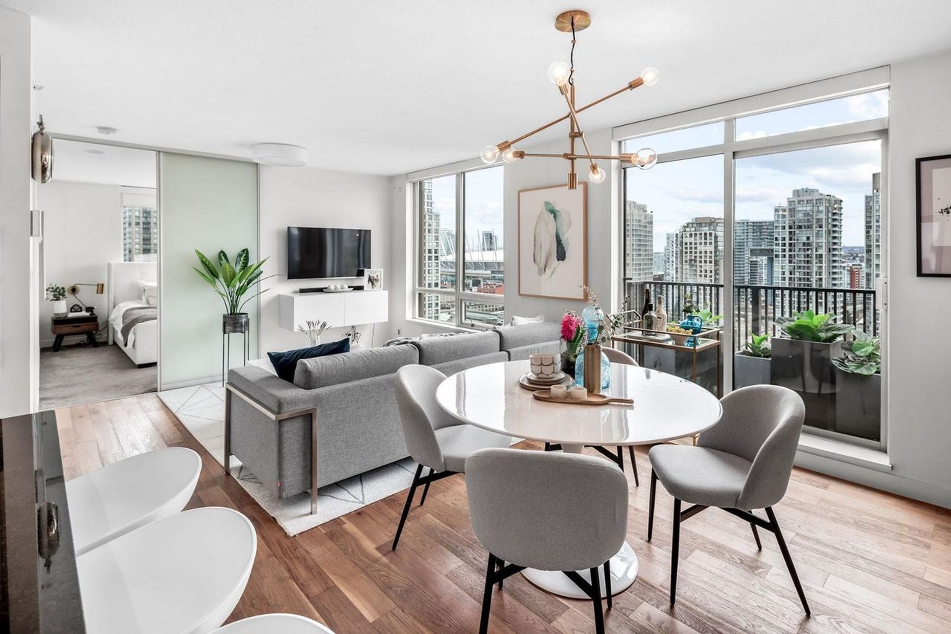 1704 - 1055 Homer Street, Yaletown, Vancouver West photo number 1 1704 - 1055 Homer Street, Yaletown, Vancouver West photo number 1