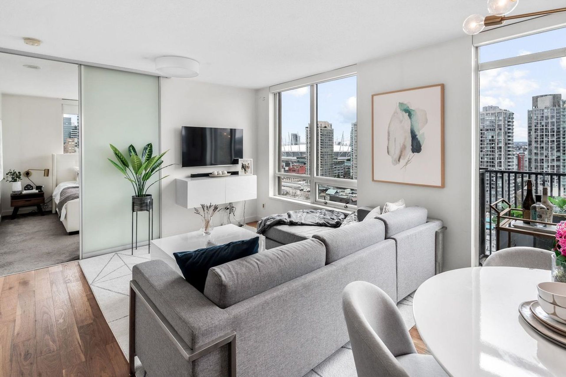 1704 - 1055 Homer Street, Yaletown, Vancouver West - 1055-homer-street-yaletown-vancouver-west-05 1704 - 1055 Homer Street, Yaletown, Vancouver West - 1055-homer-street-yaletown-vancouver-west-05