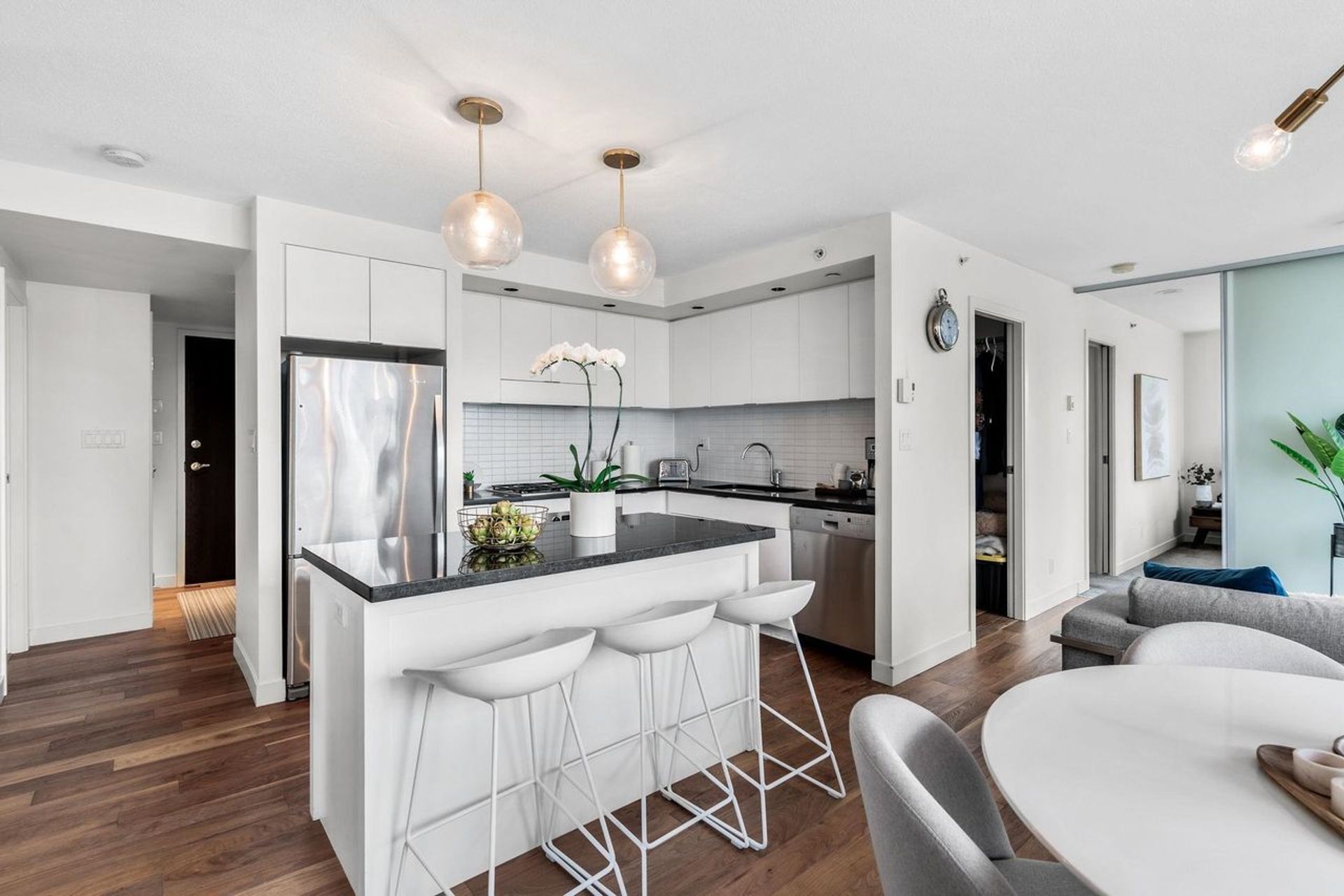 1704 - 1055 Homer Street, Yaletown, Vancouver West - 1055-homer-street-yaletown-vancouver-west-06 1704 - 1055 Homer Street, Yaletown, Vancouver West - 1055-homer-street-yaletown-vancouver-west-06