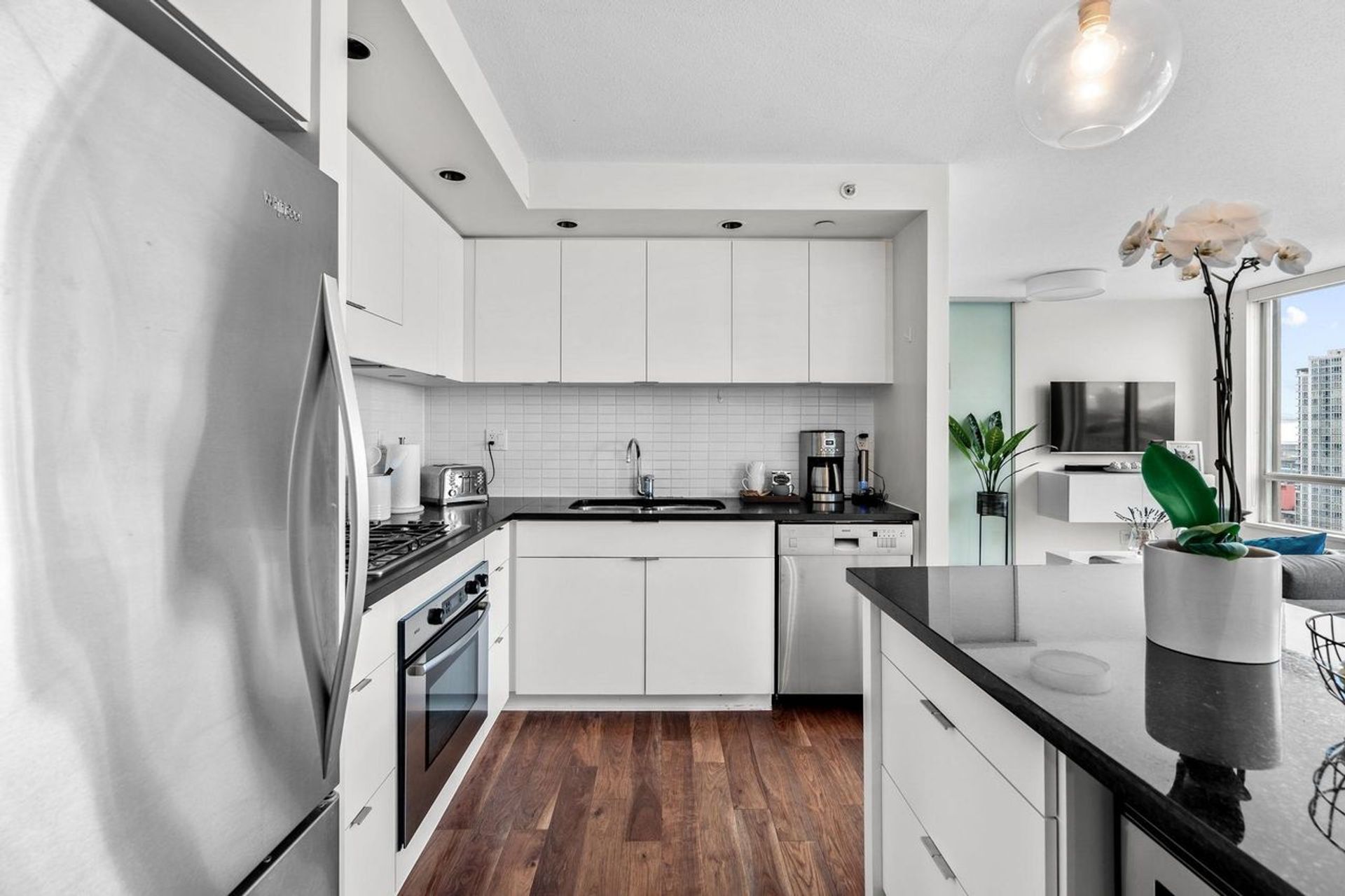 1704 - 1055 Homer Street, Yaletown, Vancouver West - 1055-homer-street-yaletown-vancouver-west-08 1704 - 1055 Homer Street, Yaletown, Vancouver West - 1055-homer-street-yaletown-vancouver-west-08