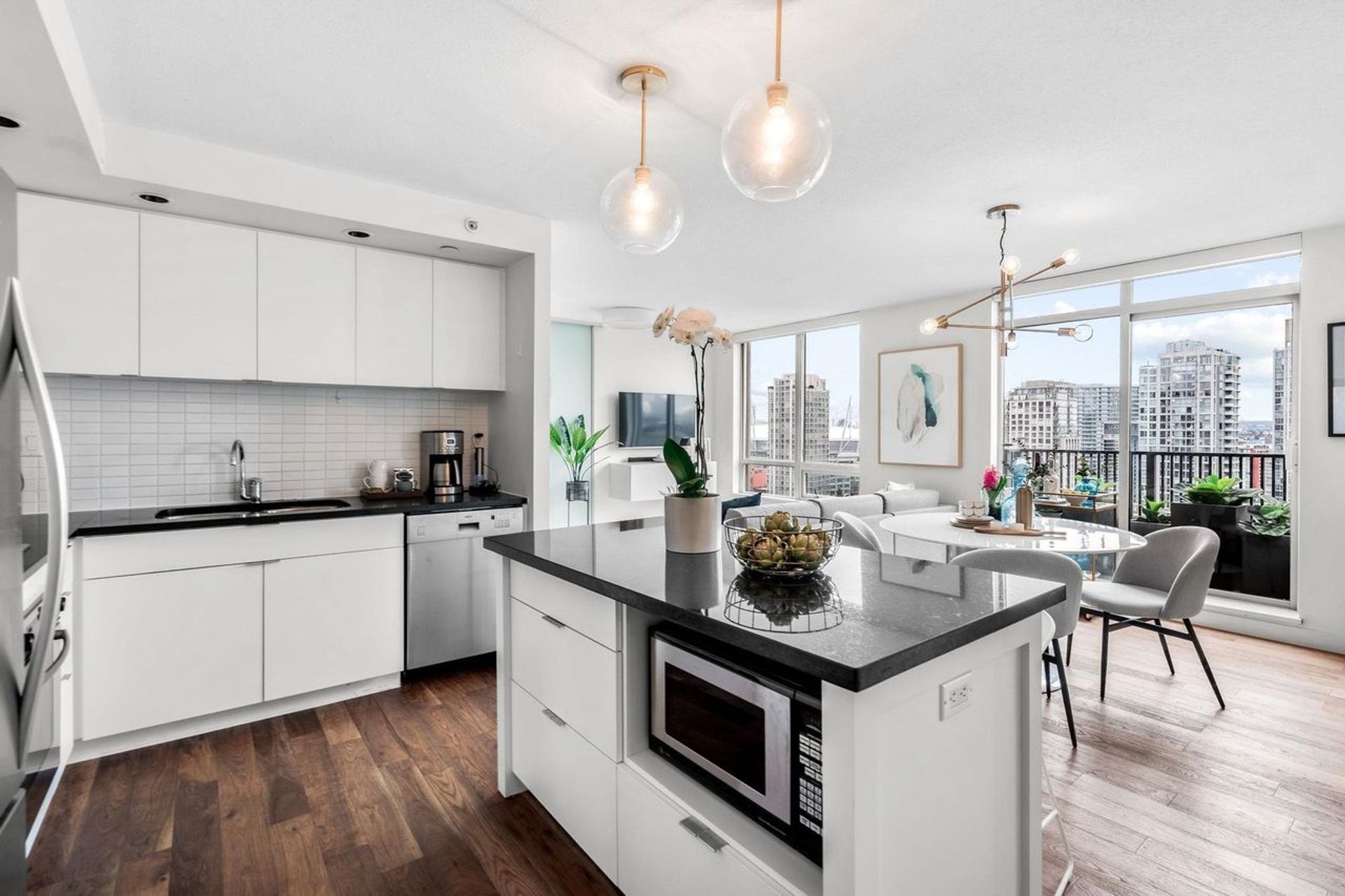 1704 - 1055 Homer Street, Yaletown, Vancouver West - 1055-homer-street-yaletown-vancouver-west-09 1704 - 1055 Homer Street, Yaletown, Vancouver West - 1055-homer-street-yaletown-vancouver-west-09