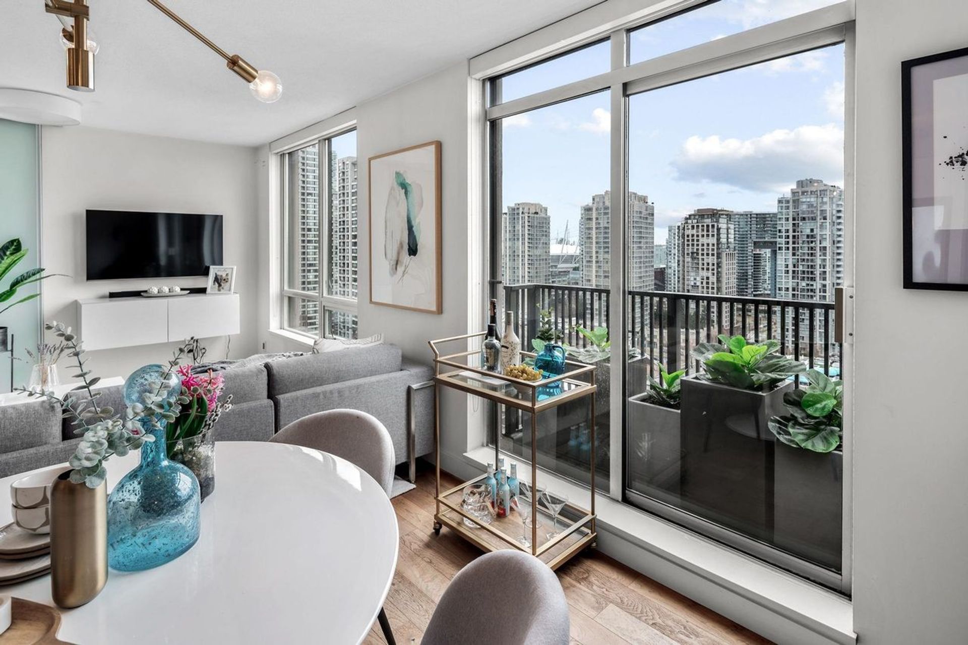 1704 - 1055 Homer Street, Yaletown, Vancouver West - 1055-homer-street-yaletown-vancouver-west-13 1704 - 1055 Homer Street, Yaletown, Vancouver West - 1055-homer-street-yaletown-vancouver-west-13