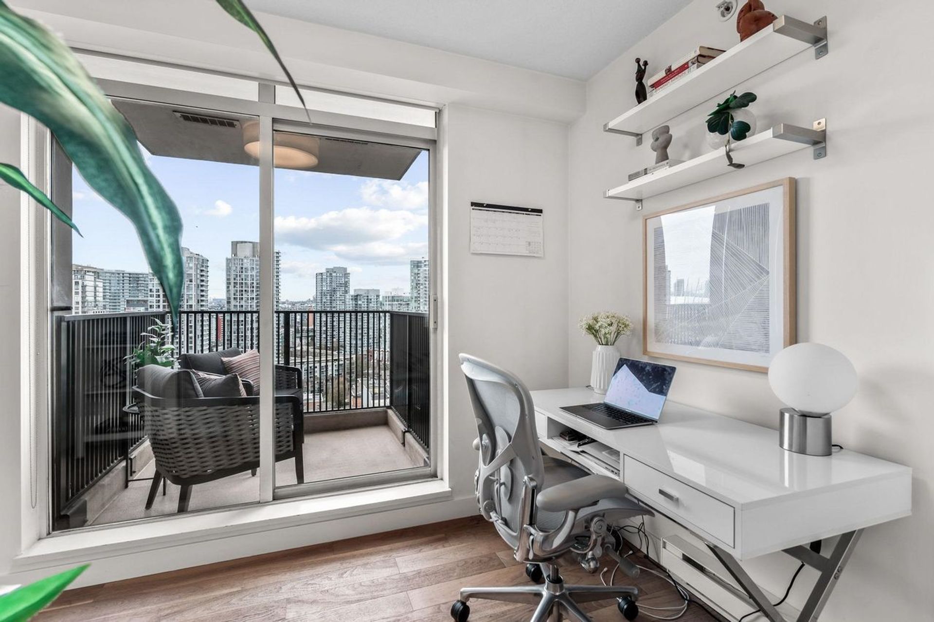 1704 - 1055 Homer Street, Yaletown, Vancouver West - 1055-homer-street-yaletown-vancouver-west-31 1704 - 1055 Homer Street, Yaletown, Vancouver West - 1055-homer-street-yaletown-vancouver-west-31