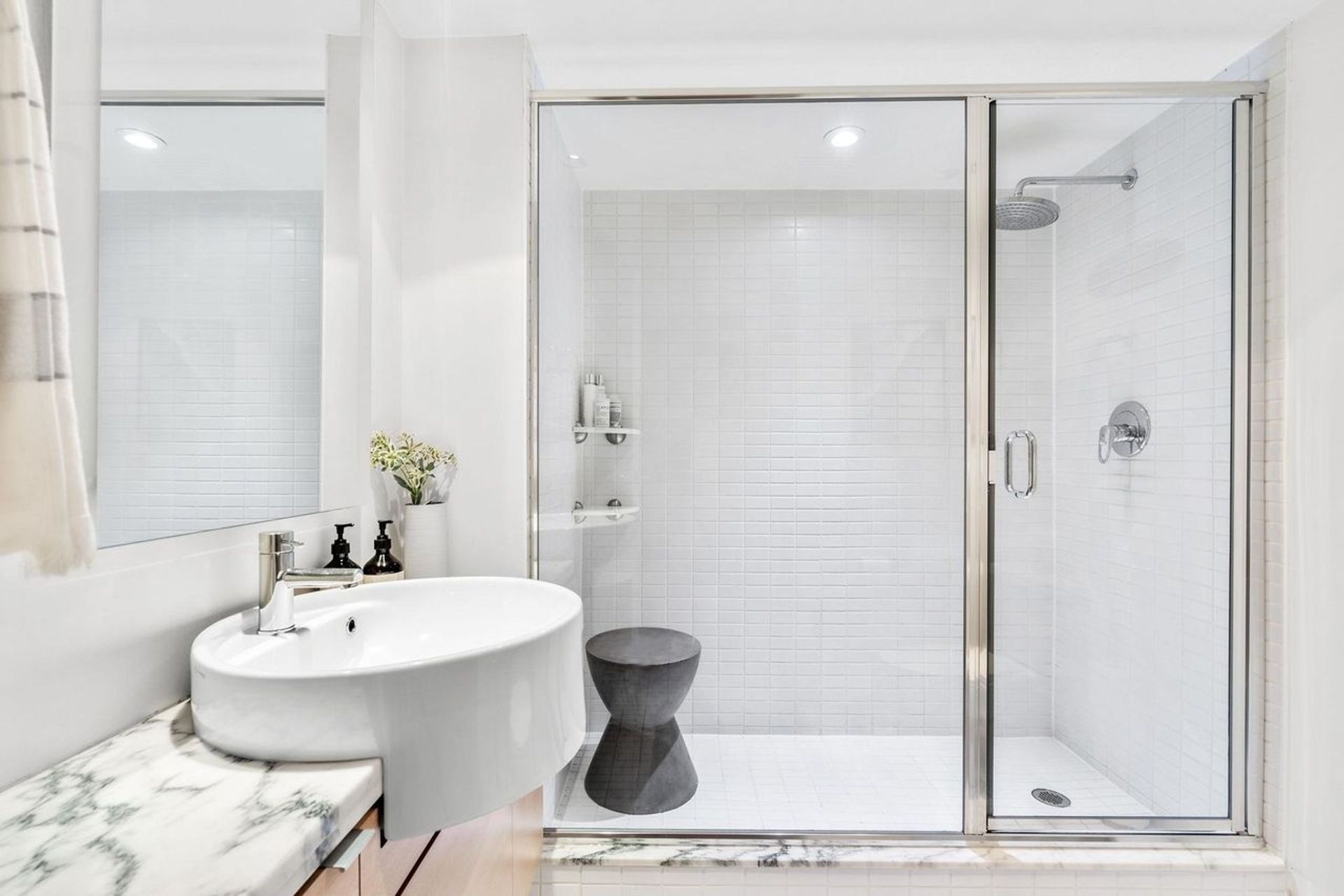 1704 - 1055 Homer Street, Yaletown, Vancouver West - 1055-homer-street-yaletown-vancouver-west-33 1704 - 1055 Homer Street, Yaletown, Vancouver West - 1055-homer-street-yaletown-vancouver-west-33