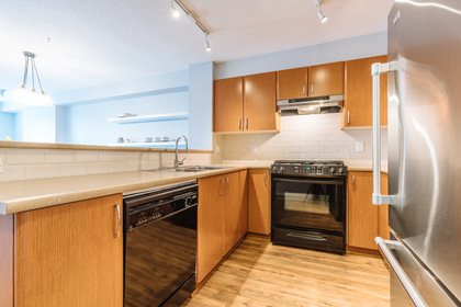 10 at 214 - 4783 Dawson Street, Brentwood Park, Burnaby North
