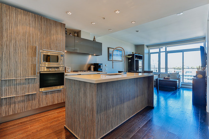 1 at 1001 - 1661  Street, False Creek, Vancouver West