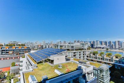 17 at 1001 - 1661  Street, False Creek, Vancouver West