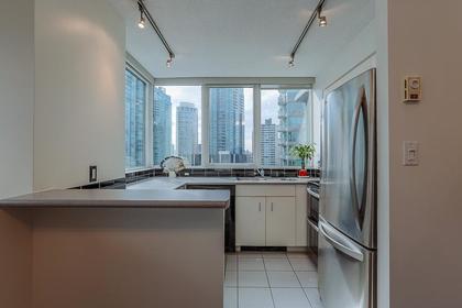 7 at 2006 - 555 Street, Coal Harbour, Vancouver West