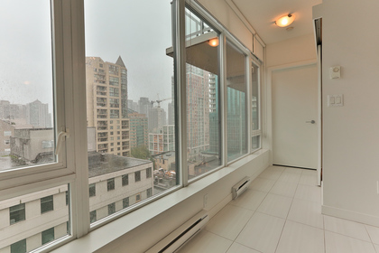 3 at 702 - 1252 Street, Downtown VW, Vancouver West
