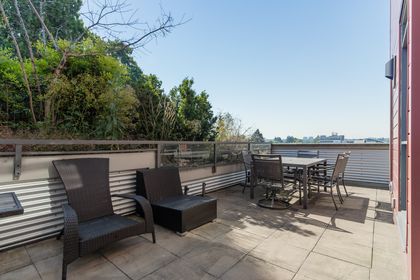 15 at 412 - 2250 Commerci Drive, Grandview Woodland, Vancouver East
