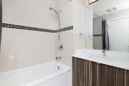 17 at 419 - 2250 Commerci Drive, Grandview Woodland, Vancouver East