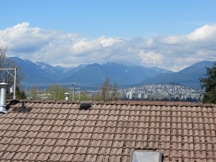 10 at 6512 Avenue, Forest Glen BS, Burnaby South